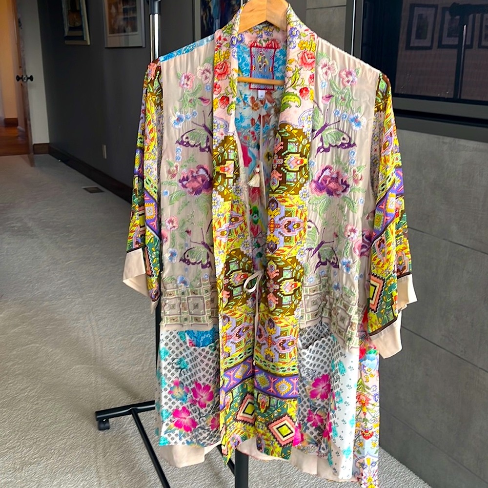 New Johnny Was Tempo Mix Embroidered Kimono, silk, front tie, never worn